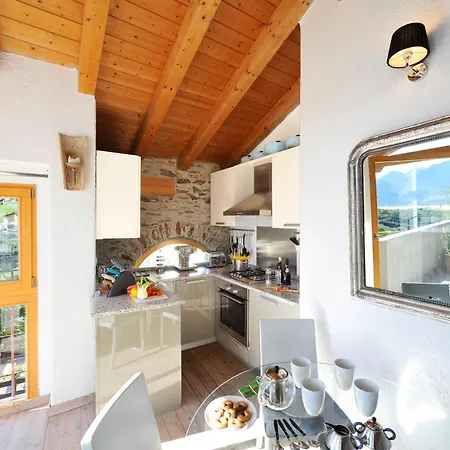 Belmonte Terrazzo アパート Pianello Del Lario